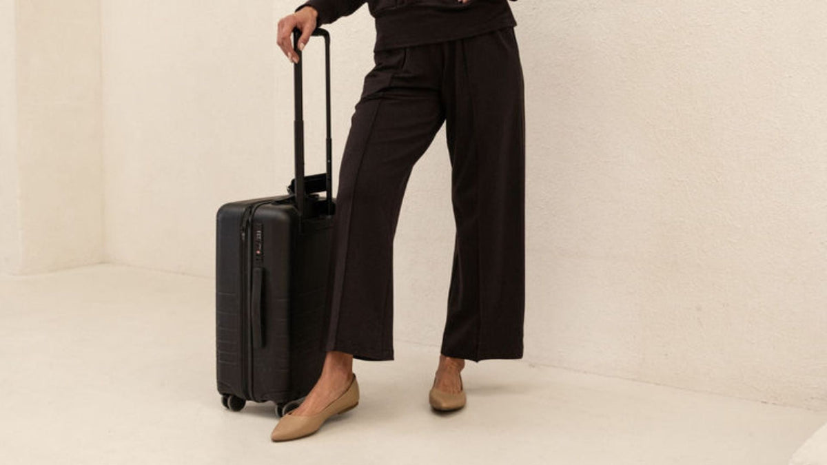 Rolling vs Folding Clothes. Which Is Better For Travel?